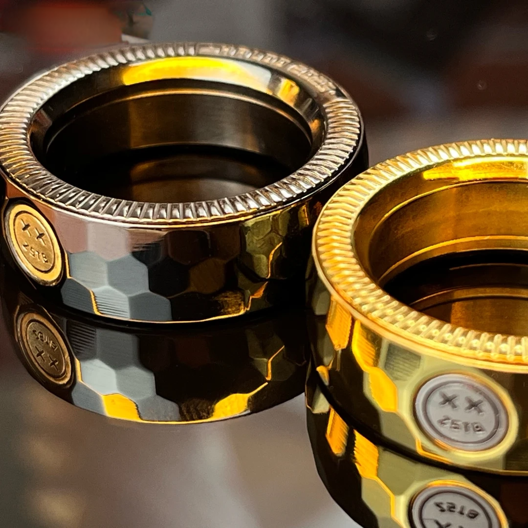 Loo Ring – Segmented Fidget Ring