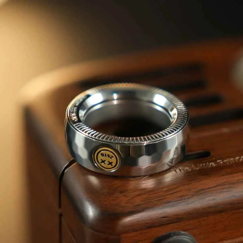 Loo Ring – Segmented Fidget Ring