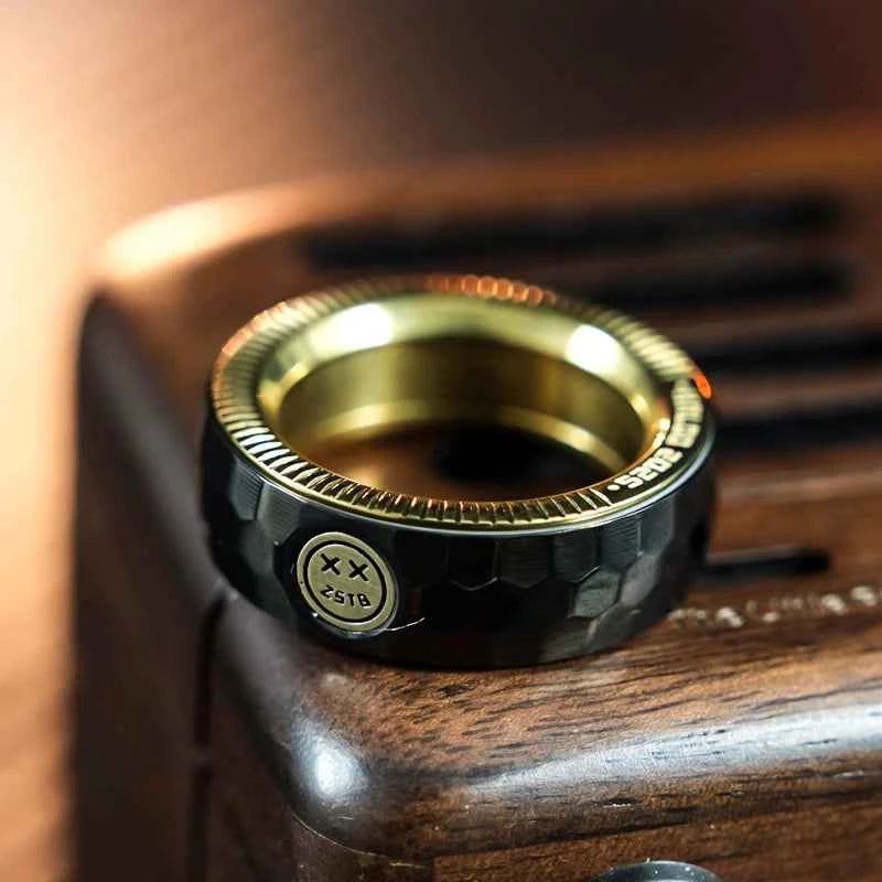 Loo Ring – Segmented Fidget Ring