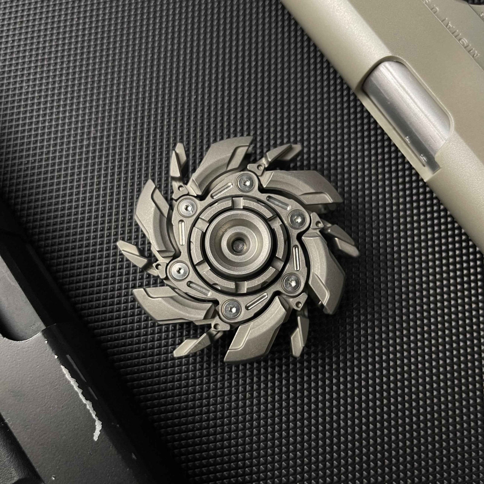 Mecha Spinner Toy: Futuristic Fidget Solution for Stress Relief and Focus - EDC GATEWAY